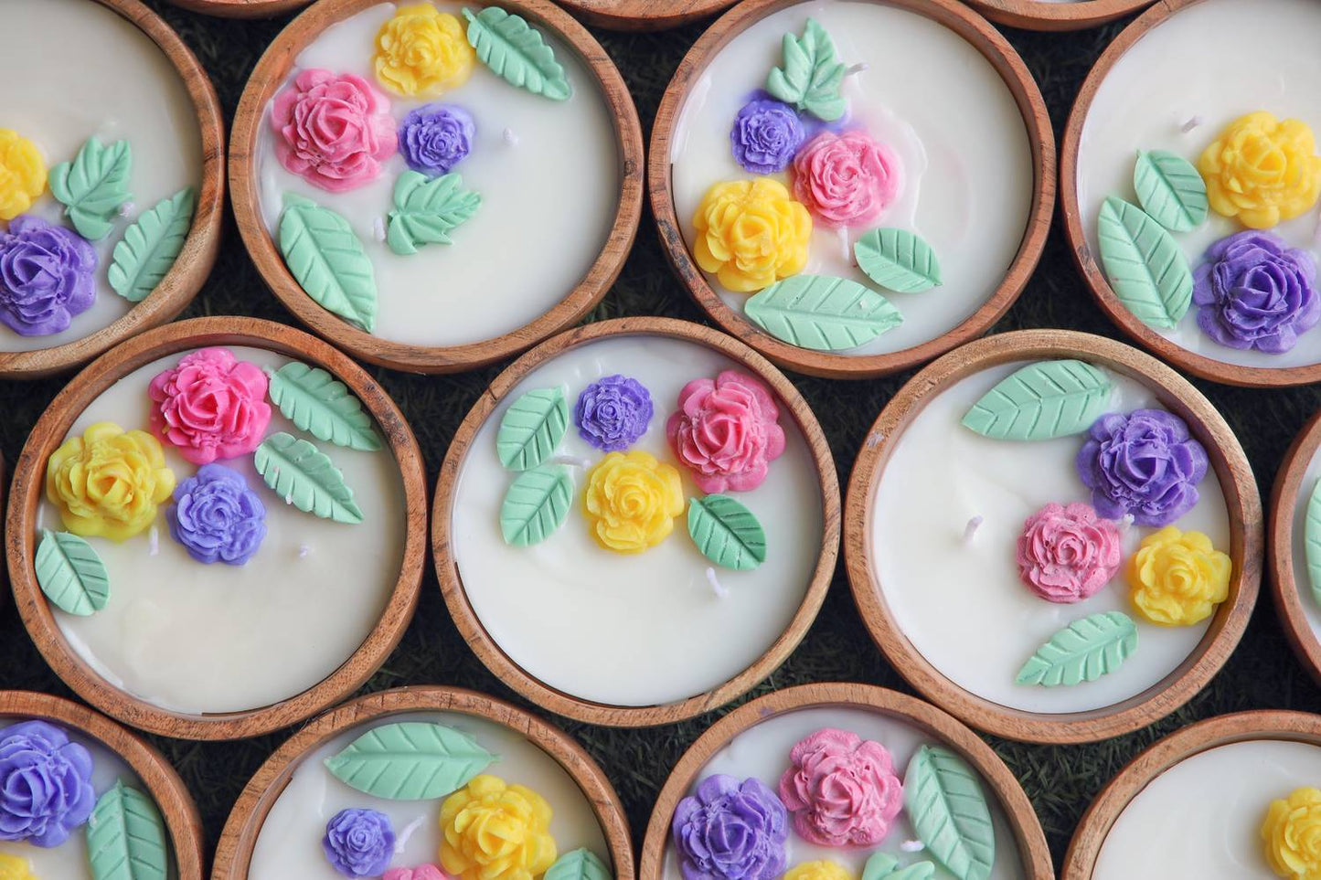 Aroma Double Colour Wax Flower Candle - 2 Wicks (Medium)